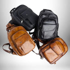 Plusieurs mini sac à dos homme cuir de différentes couleurs sont présentés en gros plan sur un fond dégradé. — vue 5