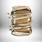 Un sac à dos médical multicam ouvert, révélant trois compartiments avec des bandes velcro. — vue 5