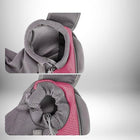 Photo rapprochée des parties supérieures d'un sac bandoulière petit chien gris et rose, en maille, avec un cordon de serrage. — vue 4
