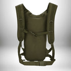 Image d'un sac à dos olive en style militaire avec des bretelles et des sangles.
 — vue 3