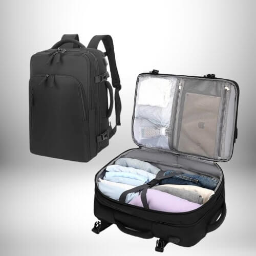 Un sac de voyage noir est présenté, ouvert avec des vêtements et une tablette. À côté, un sac à dos easyjet 45 36 20, également noir.