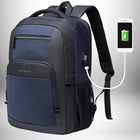 Un sac à dos bleu et noir de la marque "Bange" présente une apparence moderne et se connecte à un téléphone avec un câble. Le téléphone affiche une batterie chargée.
 — vue 8