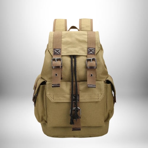 Un sac à dos en toile beige avec des sangles marron et des boucles en métal.
