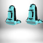 Deux sacs à dos de transport pour chien de couleur turquoise sont présentés sur un fond dégradé de blanc à gris.
 — vue 3