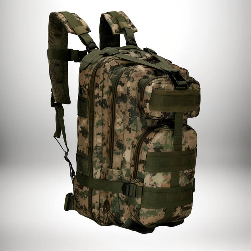 Un sac à dos de style militaire et de couleur camouflage, qui pourrait faire office de sac infirmier.