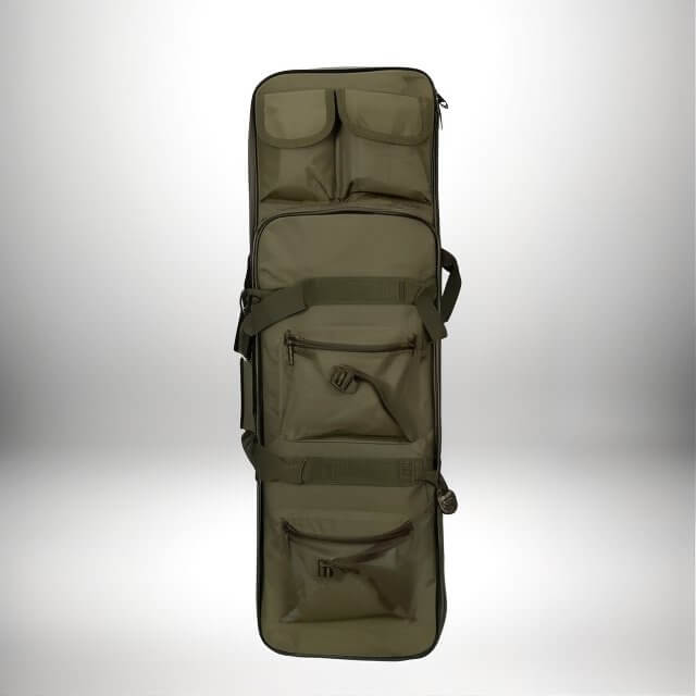 Un sac a dos chasse porte fusil vert olive, de forme rectangulaire et verticale avec plusieurs compartiments et sangles.