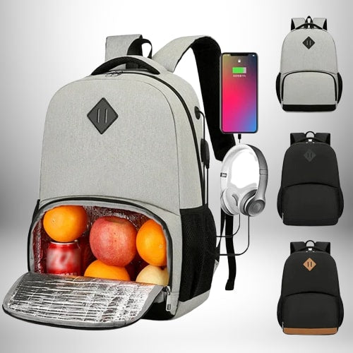 Sac à dos avec compartiment isotherme rempli d'oranges, d'une pomme, et d'une canette. On peut y voir aussi un téléphone portable en charge et un casque. Sur le côté droit, on peut voir trois autres sacs à dos.
