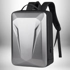 Un sac à dos rigide homme avec une forme géométrique futuriste. — vue 7
