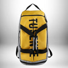 Voici une image d'un sac à dos de foot avec compartiment chaussure, de couleur jaune et grise, avec des bretelles noires et une poignée de transport.
 — vue 7