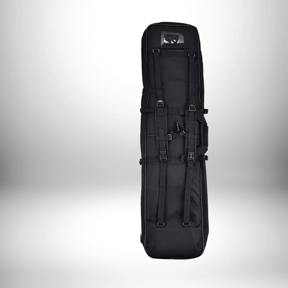 sac a dos chasse porte fusil noir avec sangles et boucles de serrage, sur fond blanc dégradé.