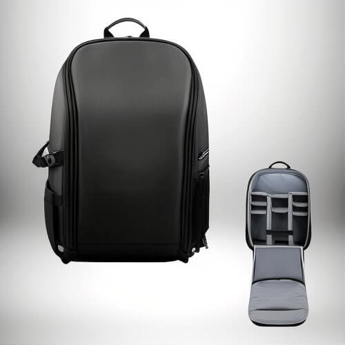 Une photo en studio d'un sac à dos drone noir et d'un sac à dos drone similaire avec son intérieur ouvert.