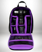 Un sac à dos photo reflex noir ouvert, révélant des compartiments rembourrés violets contenant un appareil photo, un flash, des objectifs et d'autres accessoires. — vue 8
