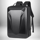 Un sac à dos rigide homme noir avec des bretelles et une poignée supérieure — vue 1