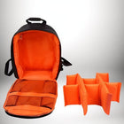 Image d'un sac à dos photo reflex ouvert avec des séparateurs intérieurs oranges amovibles. — vue 3