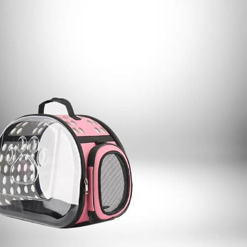 Un sac à dos porte chat de couleur rose et transparent, avec des ouvertures en forme de pattes de chat.