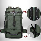 Image d'un sac a dos convertible,sac à dos convertible,sac convertible sac à dos,sac convertible de couleur vert olive, avec des détails techniques montrant un système de ventilation du dos et des poches latérales extensibles. — vue 6