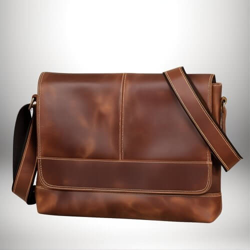 Un sac bandoulière homme cuir marron​